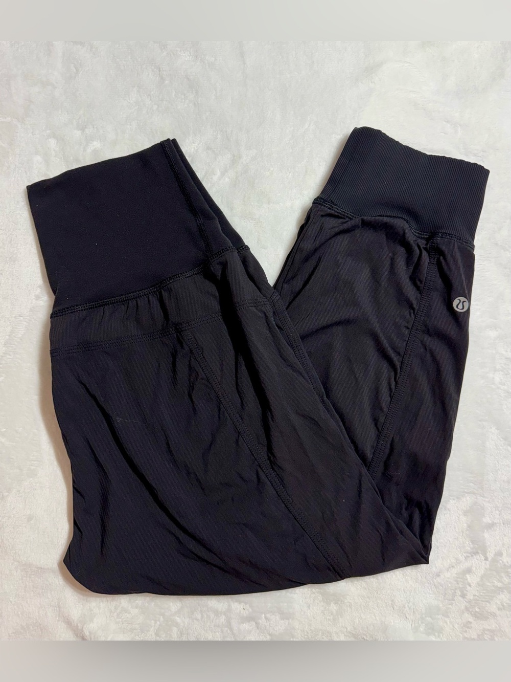 lululemon Women's Black Pull-On Yoga Jogger Capris Elastic Waist